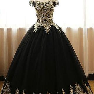 Long Ball Gown Black Prom Dresses With Gold Lace..