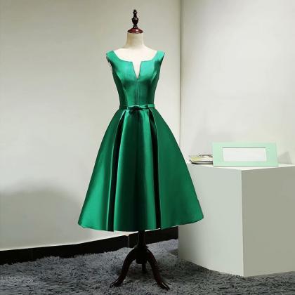 Elegant Green V Neck Short Homecoming Dresses With..