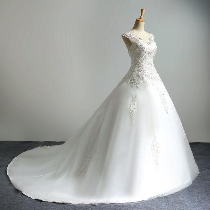Vintage V Neck Ball Gown Wedding Dresses With Lace..