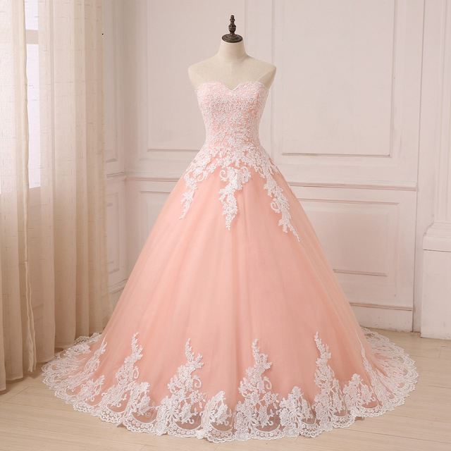 Sexy Coral Evening Dresses With Sweetheart Neck Long Elegant Tulle Lace Applique Chapel Train Prom Dresses Formal Gowns