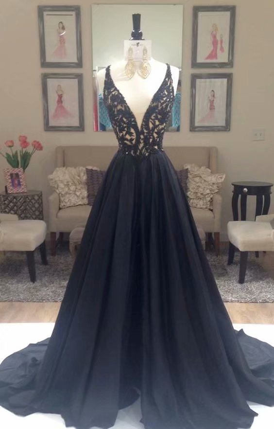 Long Elegant Black Formal Dresses Featuring Deep V Neckline -- Long Elegant Prom Dresses, Sexy Evening Party Gowns