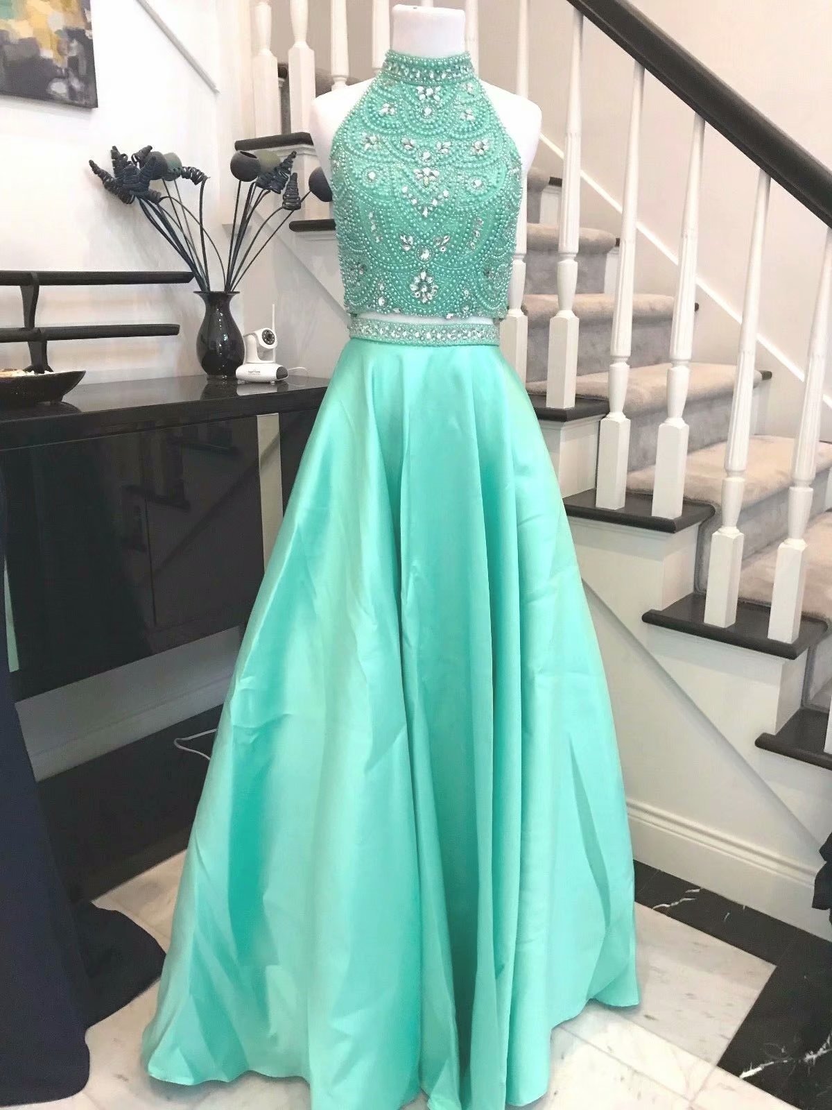 Fashion Two Piece Prom Dresses 2019 Satin Halter Light Green Long Evening Gowns