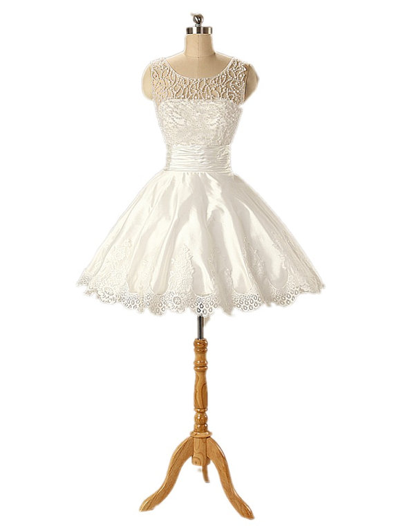 Elegant A Line Scoop Neckline Short Sleeves White Homecoming Dress Birthday Outfits main image 0