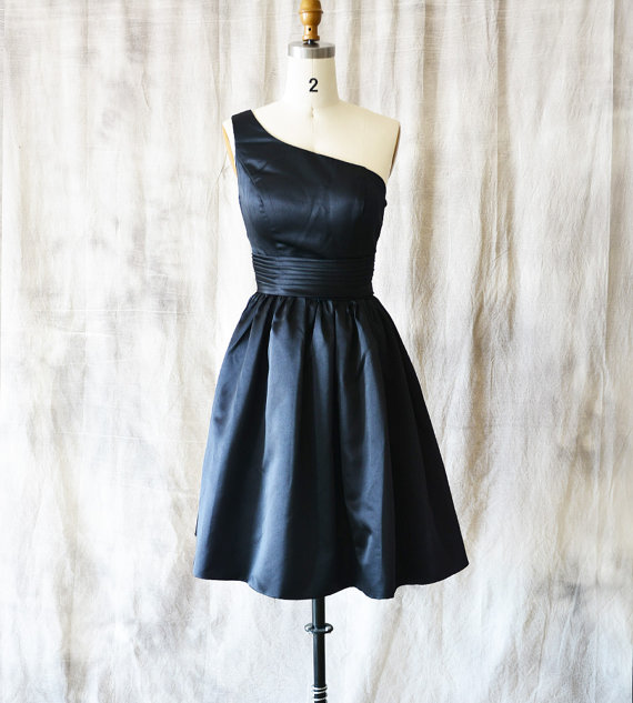 One Shoulder Navy Blue Satin Homecoming Dresses With Ruched Waistline Simple Short Prom Dresses Mini Dresses