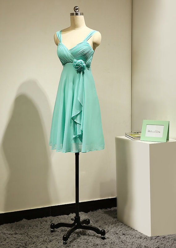 Charming Short Mint Green Spaghetti Straps Chiffon Bridesmaid Dresses With Flower ,short Prom Dresses,graduation Dresses 2016,party Dresses,short