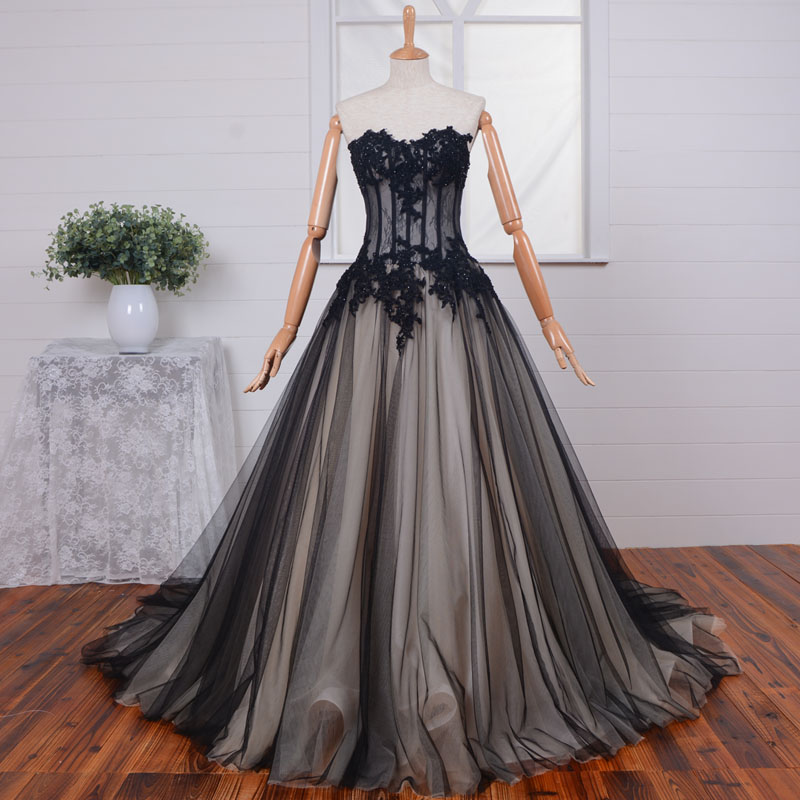 Fashion Sweetheart Lace Appliques Formal Dresses Black Tulle Floor Length Prom Gowns With Chapel Train