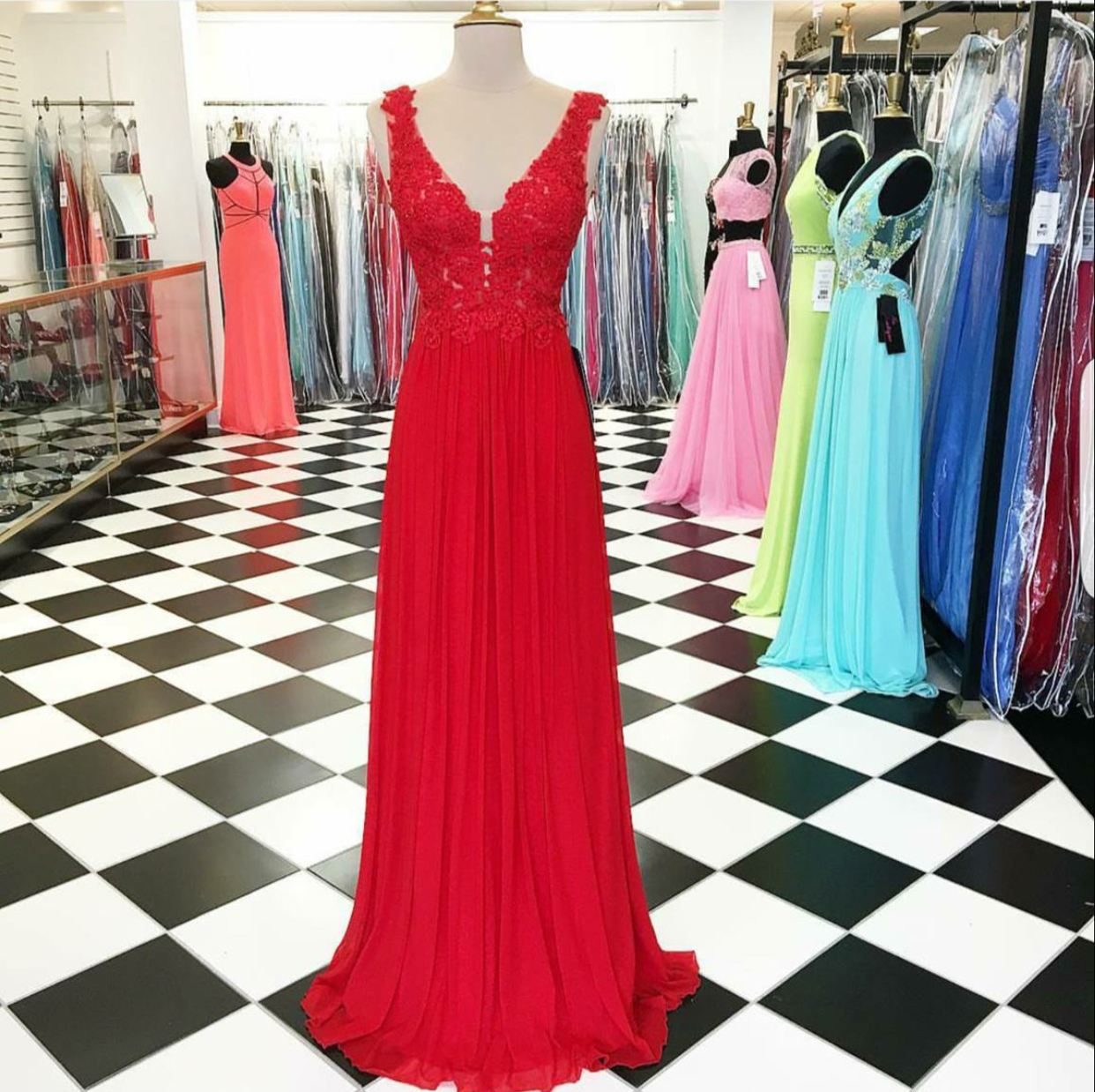 Long Red Chiffon Formal Dresses Featuring Lace Applique Bodice With V Neckline - Sexy Evening Gown,long Elegant Prom Dresses