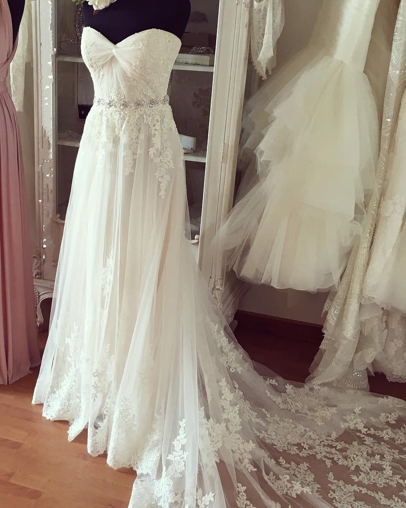 Marvelous White Long Tulle Prom Dresses Showcases Lace Applique Sweetheart Bodice,sexy Evening Gowns,formal Dresses