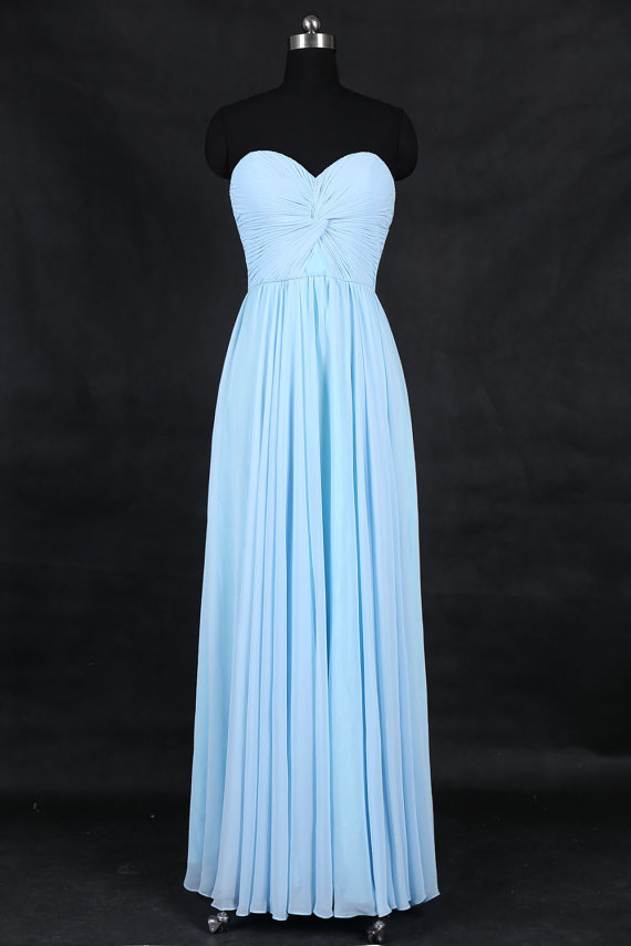 Sexy Light Blue A Line Satin Long Prom Dresses With Ruched Bodice And Sweetheart Neckline