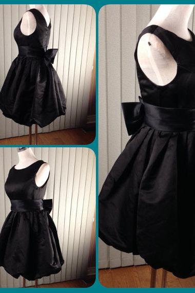 Short Black Bridesmaid Dress With Scoop Neck and Bow At Waist,50s bridesmaid dress, 1950s dress, 50s style dresses, vintage dress, audrey hepburn dress，little black dress, party dress