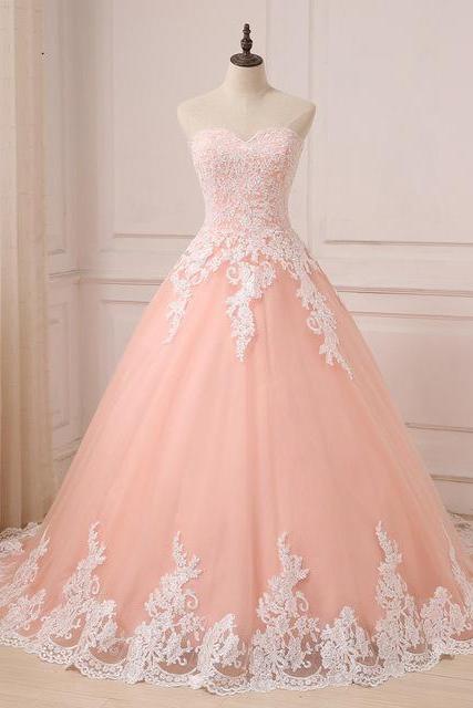 Sexy Coral Evening Dresses With Sweetheart Neck Long Elegant Tulle Lace Applique Chapel Train Prom Dresses Formal Gowns