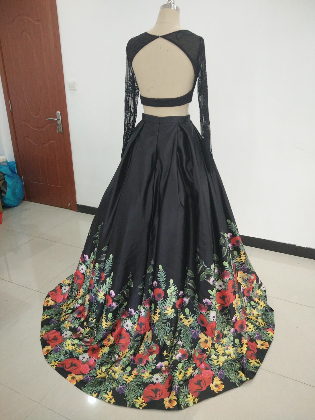 Long Elegant Black Two Piece Prom Dresses With Long Sleeve Floor Length ...