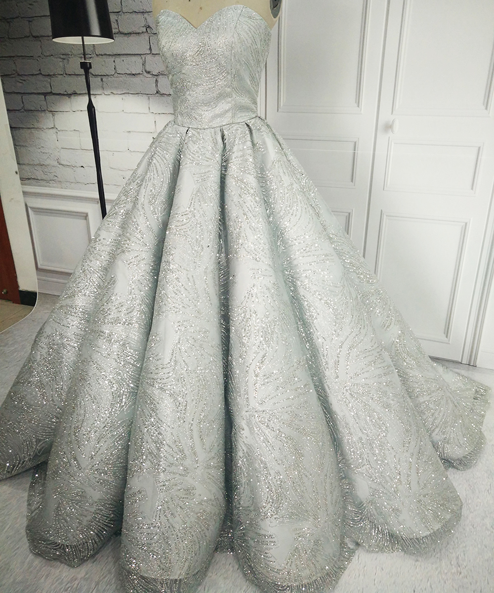 Luxury Ball Gown Grey Sparkly Wedding Dresses 2017 Long Sweetheart Chapel Train Beaded